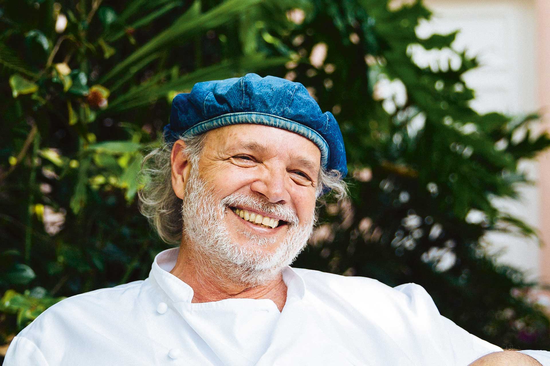 https://www.suppermag.com/wp-content/uploads/2020/02/francis-mallmann-chef-hotel-and-restaurante-garzon-uruguay.jpg